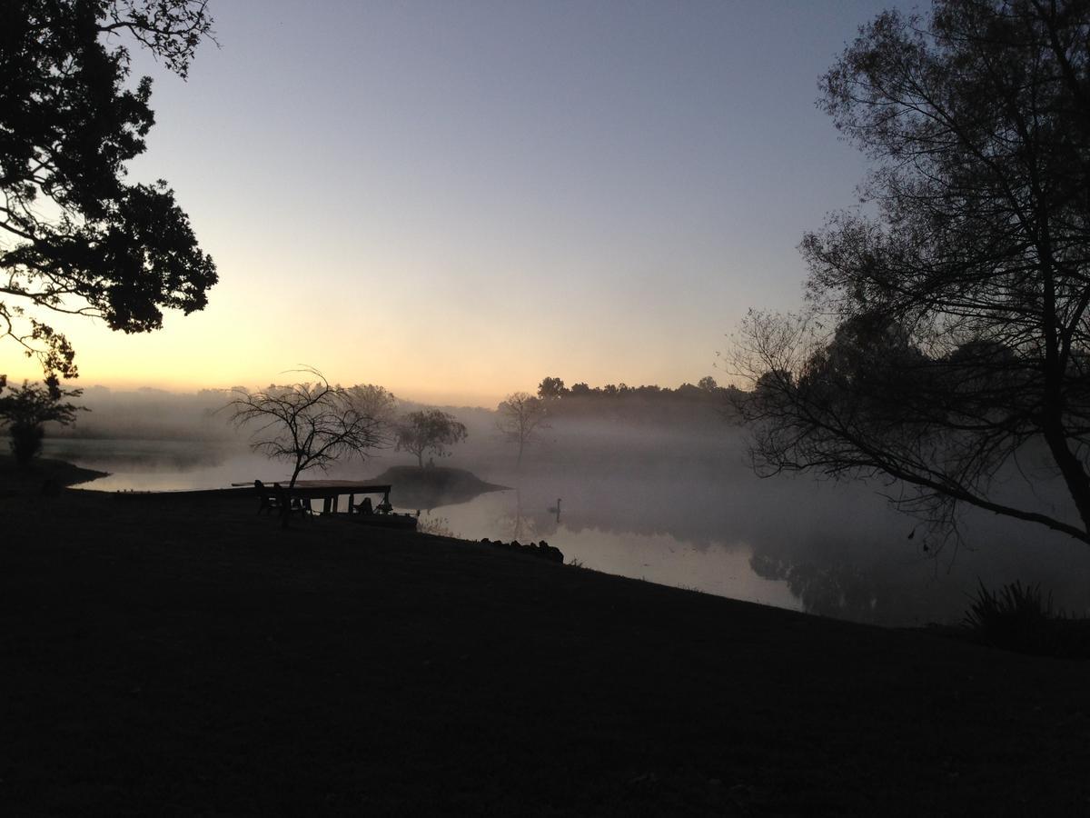 Swan Song Inn Marshfield Bagian luar foto